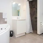 8 Person In Appartement *