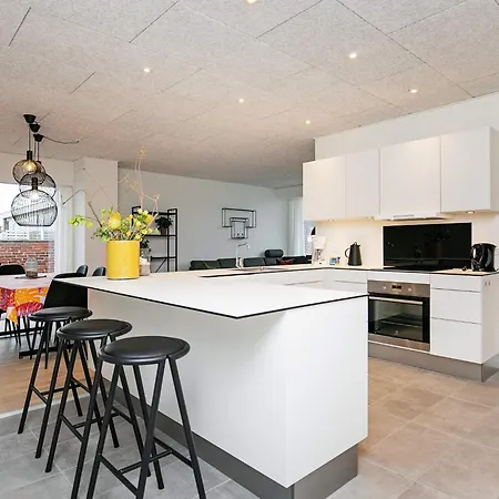 8 Person In Ringk Bing Apartman