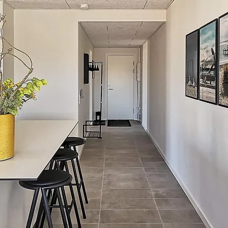 8 Person In Apartamento