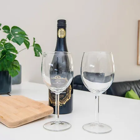 Апартаменты 8 Person In