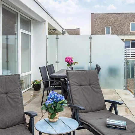 8 Person In Apartament *