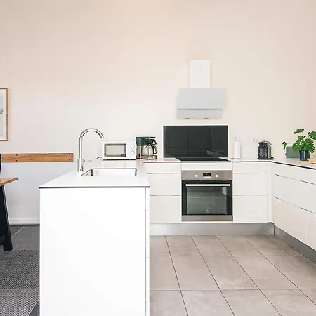 8 Person In Appartement