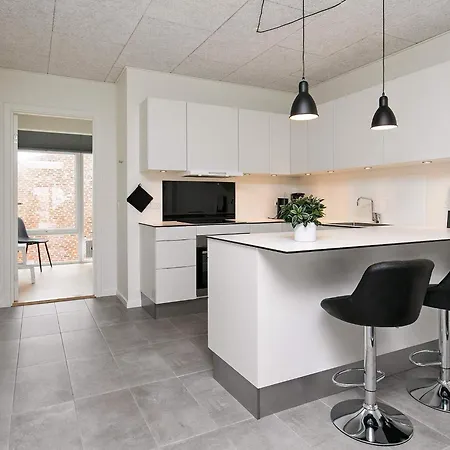 8 Person In Appartement