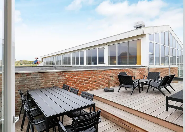 Apartament 8 Person In *